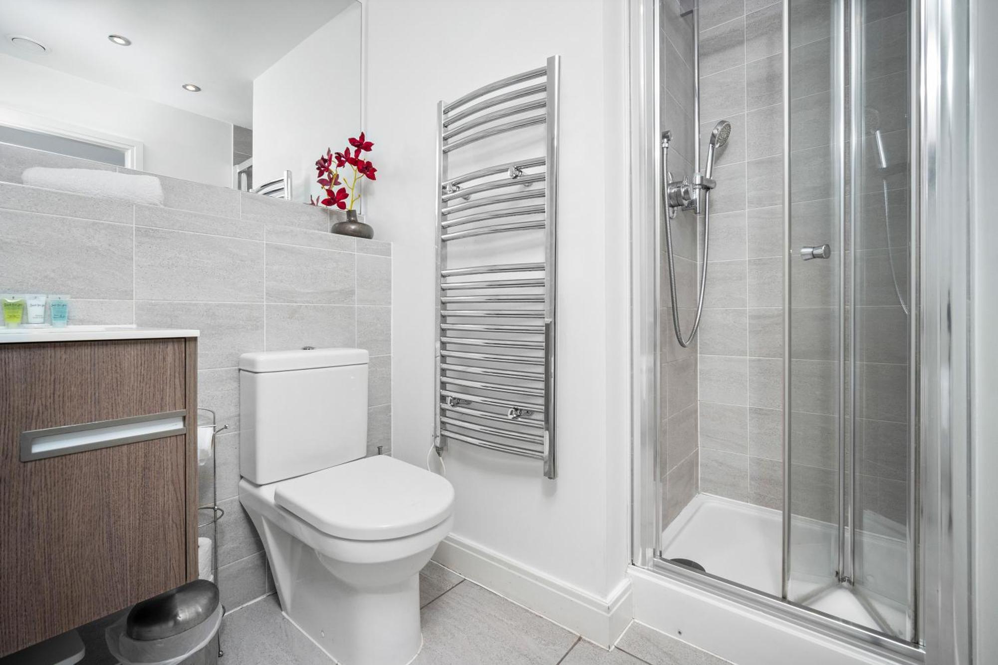 New Luxe Apartment - Secure Parking - Birmingham City Centre - Netflix - Wifi - Top Rated - 54M Екстериор снимка